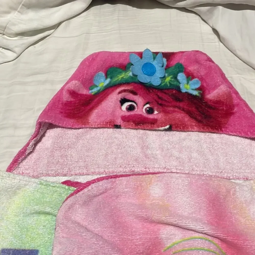 Trolls dreamworks Polly Branch terry cloth hooded towel and poppy bath scrubber